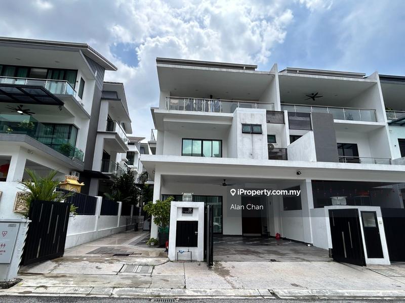 Rumah Berangkai 3 Tingkat untuk Dijual di 16 Sierra, Puchong oleh Alan Chan - iProperty.com.my