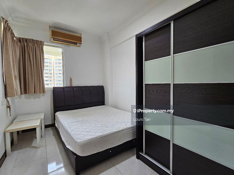 Kondominium untuk Dijual di Gold Coast Resort Condominium oleh Louis Tan - iProperty.com.my