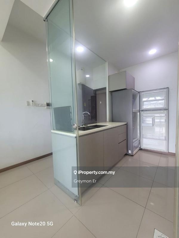 Service Residence for Rent in Crescent Bay Suites (Teluk Bayu) by Greymon Er - iProperty.com.my