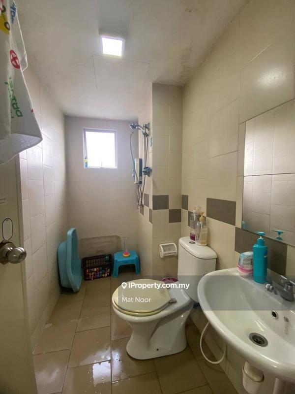 Pangsapuri untuk Dijual di Pangsapuri Seri Mutiara oleh Mat Noor - iProperty.com.my