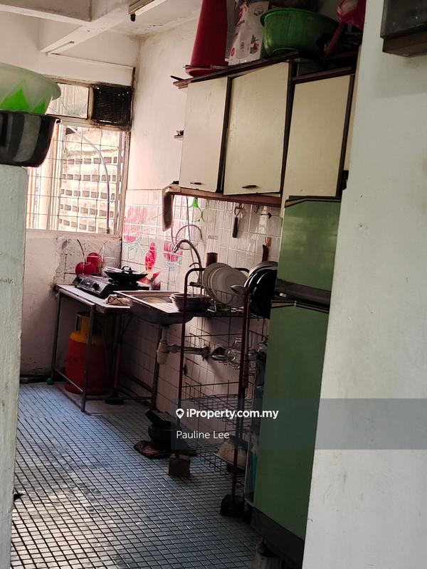 Rumah Pangsa untuk Dijual di Kuchai Entrepreneurs Park oleh Pauline Lee - iProperty.com.my