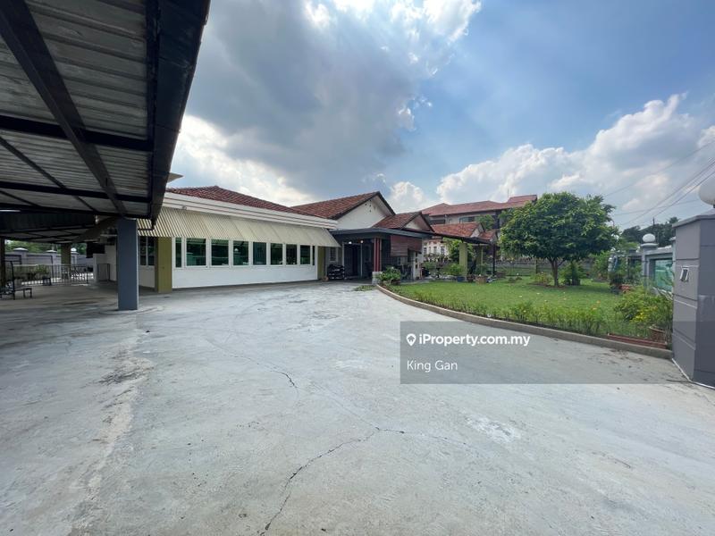 Bungalow House for Sale in Bukit Gasing, Petaling Jaya by King Gan - iProperty.com.my
