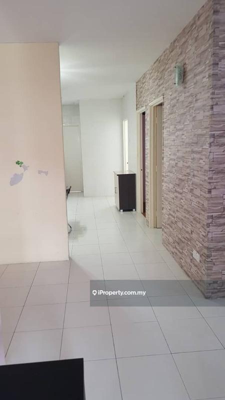 Townhouse for Sale in Bandar Saujana Putra, Tanjong Duabelas by Steven Tan - iProperty.com.my
