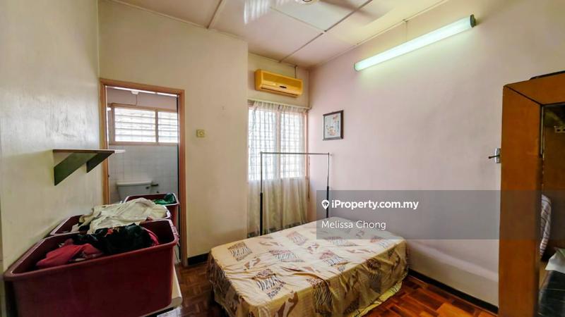 Rumah Teres untuk Dijual di Taman Serdang Raya, Seri Kembangan oleh Melissa Chong - iProperty.com.my
