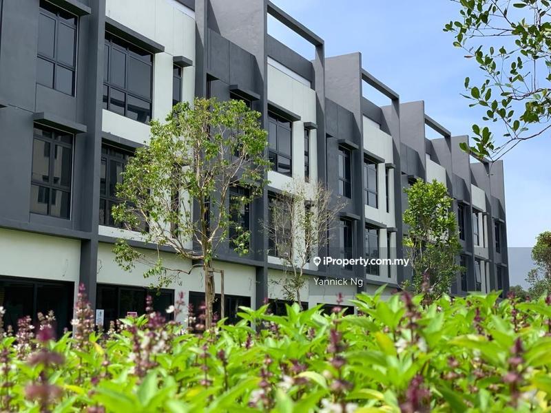Townhouse for Sale in Seri Kembangan, Seri Kembangan by Yannick Ng - iProperty.com.my