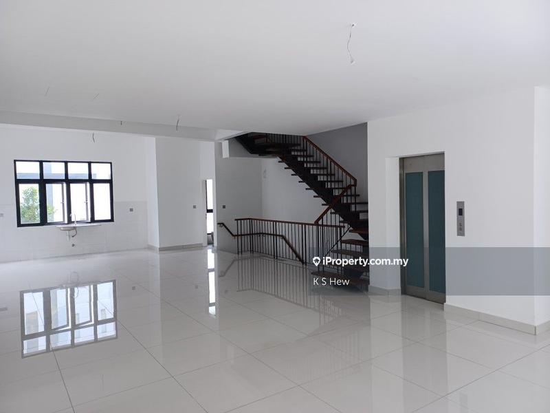 Rumah Teres 4-Tingkat untuk Dijual di Seri Kembangan, Selangor oleh K S Hew - iProperty.com.my