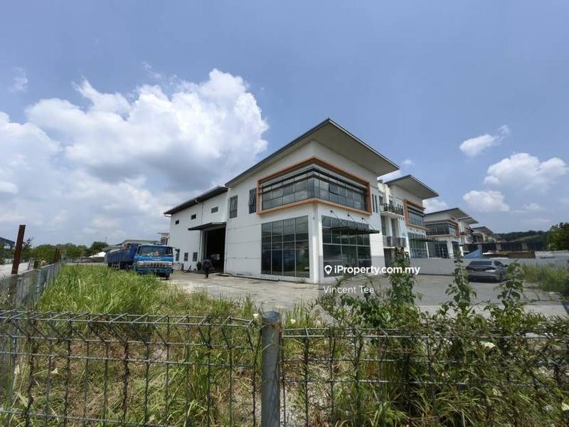 For Sale - Corner Semi-D Factory 75x170 13800sf Saujana Teknologi Rawang