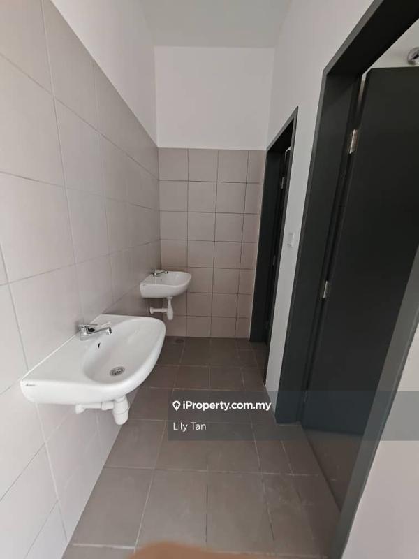 Shop for Sale in Jade Hills, Kajang by Lily Tan - iProperty.com.my