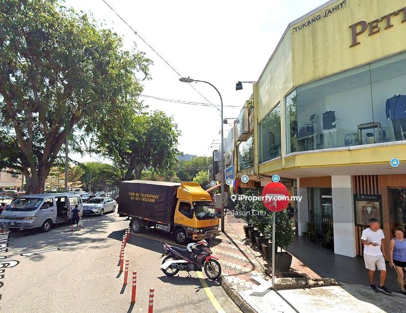 For Sale - EXCLUSIVE CORNER SHOP BELOW MARKET PRICE, GOOD BUY UNIT!