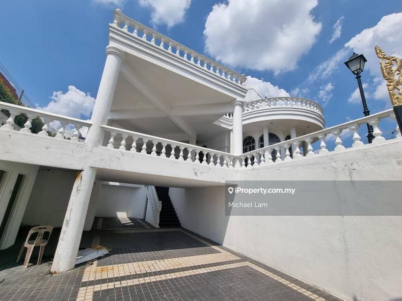 Bungalow House for Sale in Damansara Jaya, Petaling Jaya by Michael Lam - iProperty.com.my