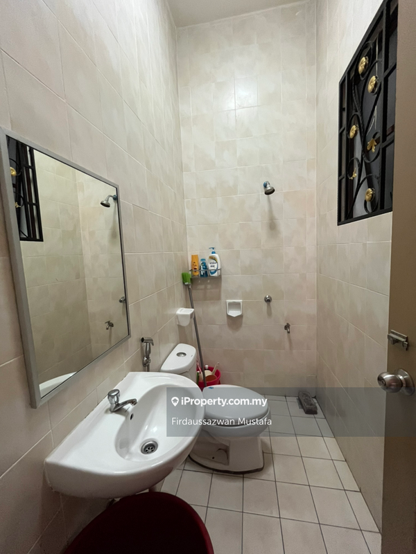 Rumah Berkembar untuk Dijual di Seksyen 27, Shah Alam oleh Firdaussazwan Mustafa - iProperty.com.my