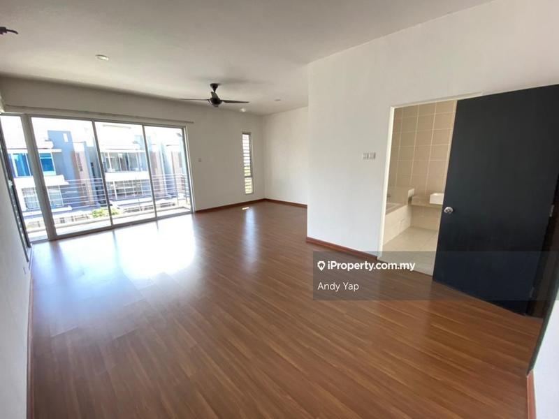 Rumah Teres 3-Tingkat untuk Dijual di Bandar Country Homes, Rawang oleh Andy Yap - iProperty.com.my