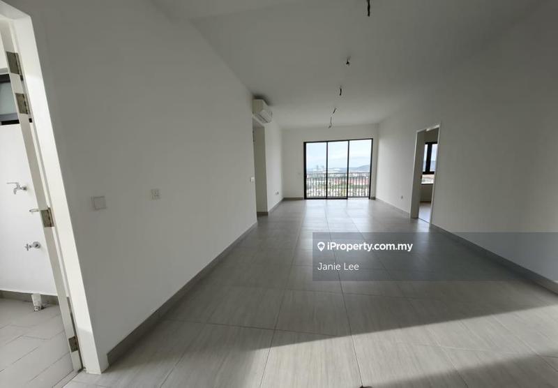 Setia Alam Condo for sale pls PM 019-9328726 Janie