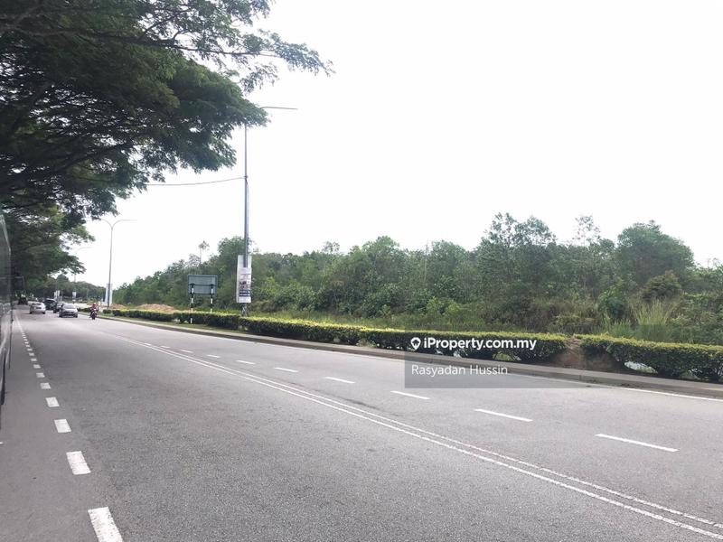 For Sale - 4 Acre Mainroad Frontage Commercial Land Bandar Baru Nilai High Traffic