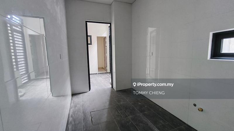 Rumah Berangkai 3 Tingkat untuk Dijual di Happy Garden, Kuchai Lama oleh TOMMY CHIENG - iProperty.com.my