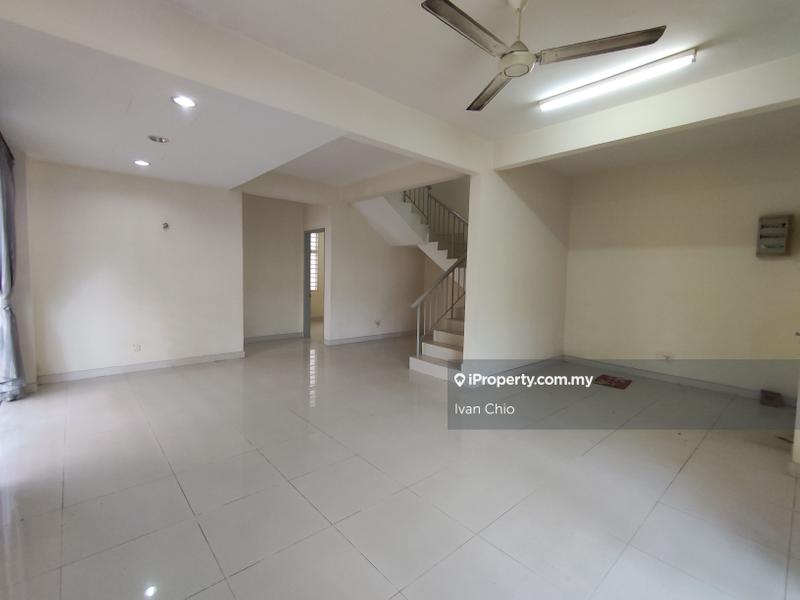 Rumah Berkembar untuk Dijual di Taman Kipark, Puchong oleh Angel Lin - iProperty.com.my