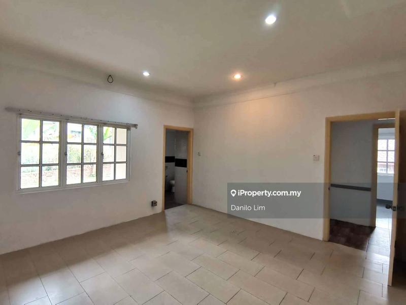 Bungalow House for Sale in College Heights Garden Resort, Setul by Danilo Lim - iProperty.com.my