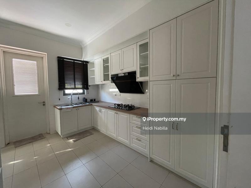 Rumah Teres 2-Tingkat untuk Dijual di Sejati Residences, Cyberjaya oleh Heidi Nabilla - iProperty.com.my