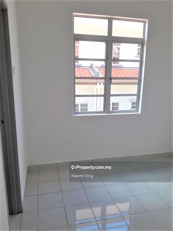Rumah Teres 2.5-Tingkat untuk Dijual di Taman Ukay Perdana 2.5 storey Teraace Sale, Ampang oleh Naomi Ong - iProperty.com.my