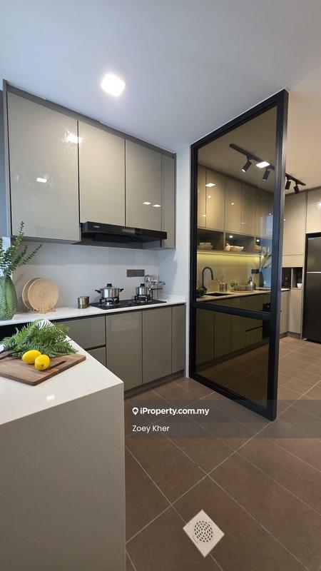 2.5-storey Terraced House for Sale in Seksyen U10, Shah Alam by Zoey Kher - Kitchen - iProperty.com.my