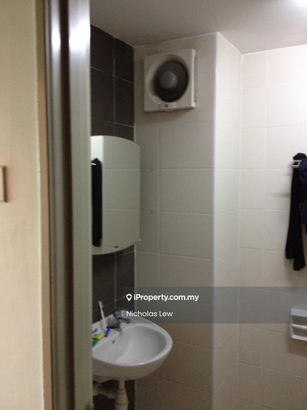 Kondominium untuk Dijual di Bayan Villa, Seri Kembangan oleh NK Lew - Bathroom - iProperty.com.my
