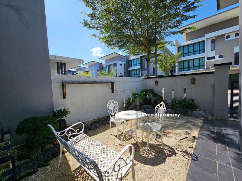 Bungalow House for Sale in 3 Stry Bungalow (Zero lot) @ Puncak Perdana, Shah Alam by Ling Yean - iProperty.com.my