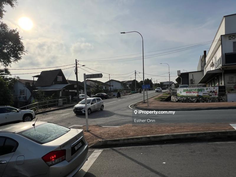 Bungalow House for Sale in Sea Park, Petaling Jaya by Esther Onn - iProperty.com.my