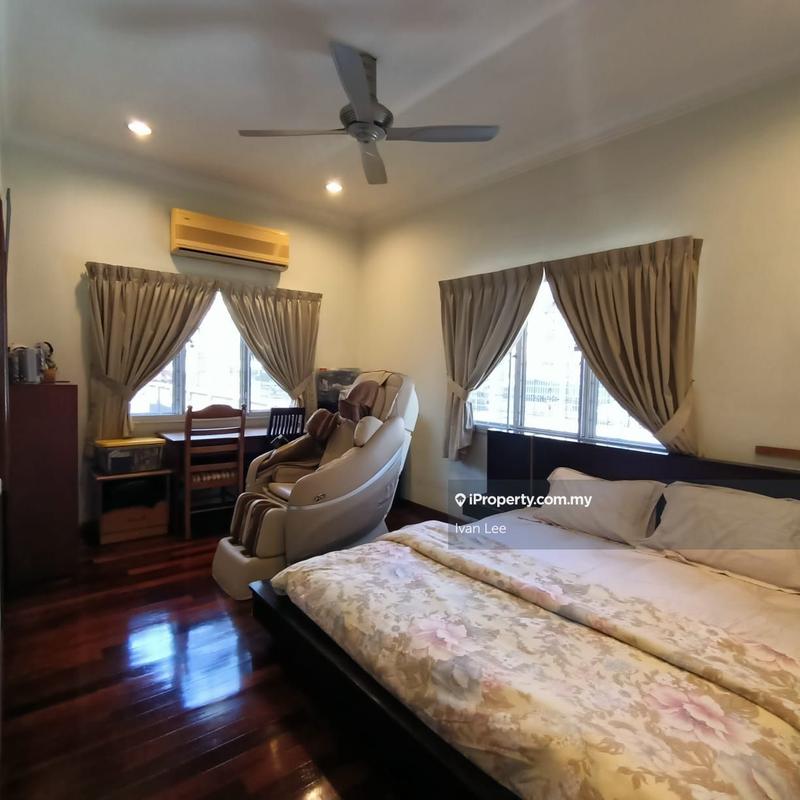 Bungalow House for Sale in Seksyen 17, Petaling Jaya by Ivan Lee - iProperty.com.my