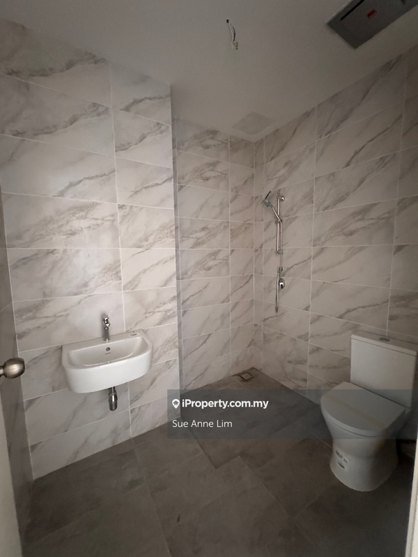 Rumah Berangkai 3 Tingkat untuk Dijual di Ferringhi Hills, Batu Feringghi oleh Sue Anne Lim - iProperty.com.my