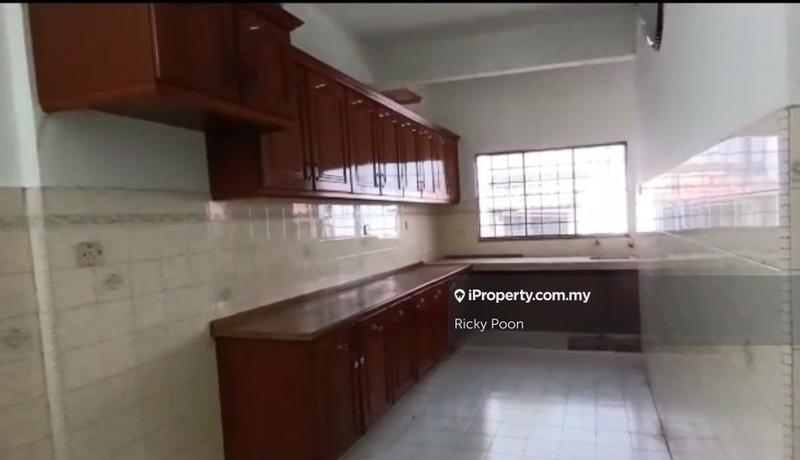 Rumah Teres 2-Tingkat untuk Dijual di Taman Sungai Besi Indah, Seri Kembangan oleh Ricky Poon - iProperty.com.my