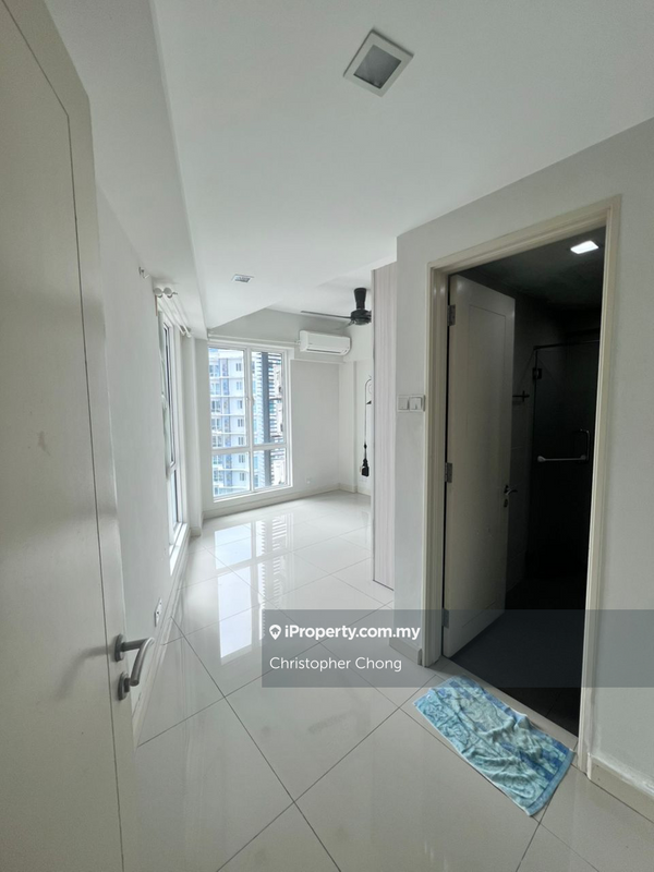 For Sale - Tiara Mutiara / The Crown