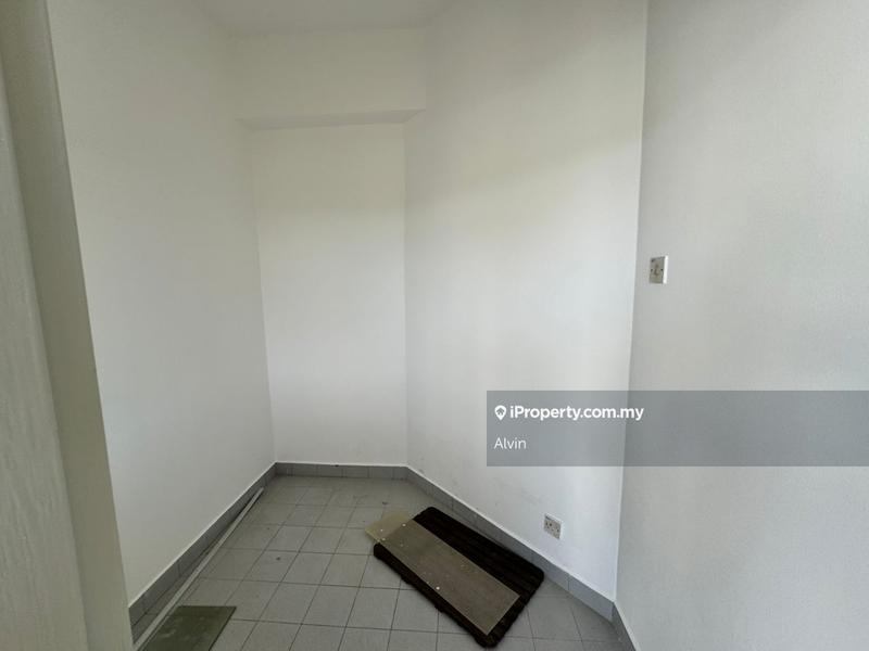 Kondominium untuk Dijual di Seri Bayan oleh Alvin - Maid Room  - iProperty.com.my