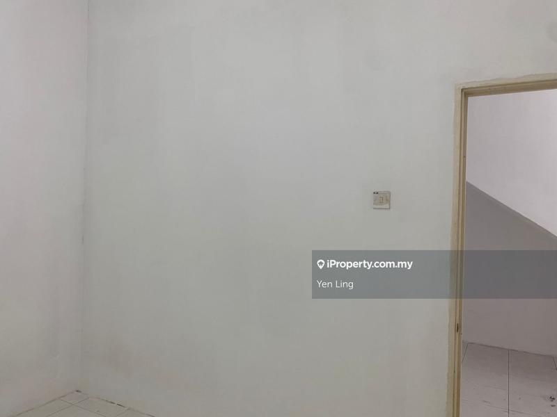 Townhouse for Sale in Bandar Saujana Putra, Tanjong Duabelas by Yen Ling - iProperty.com.my