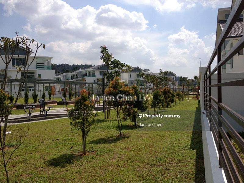 Rumah Berkembar untuk Dijual di Palmiera @ Kinrara Residence, Taman Damai Utama, Puchong oleh Janice Chen - iProperty.com.my