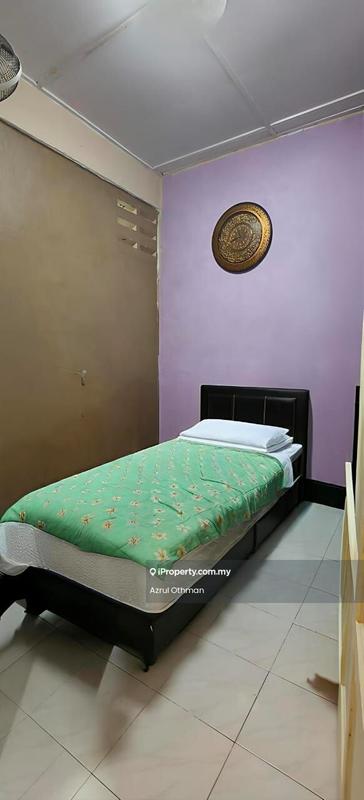Rumah Berangkai 1 Tingkat untuk Dijual di Taman Desa Rhu, Sikamat oleh Azrul Othman - Bedroom - iProperty.com.my