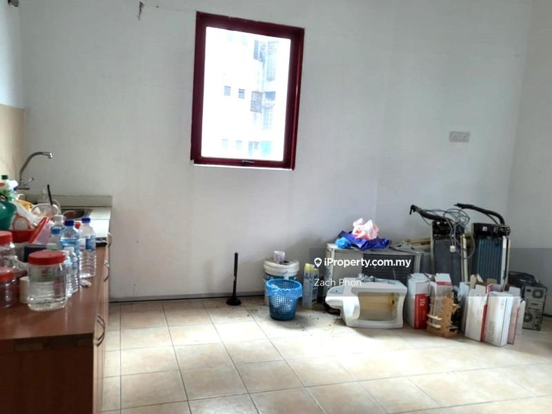Shop / Office for Sale in Petaling Jaya, Selangor by Zach Phon - iProperty.com.my