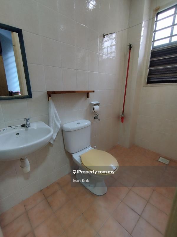 Rumah Berangkai 2 Tingkat untuk Dijual di Bukit Jelutong, Shah Alam oleh Ivan Kok - iProperty.com.my