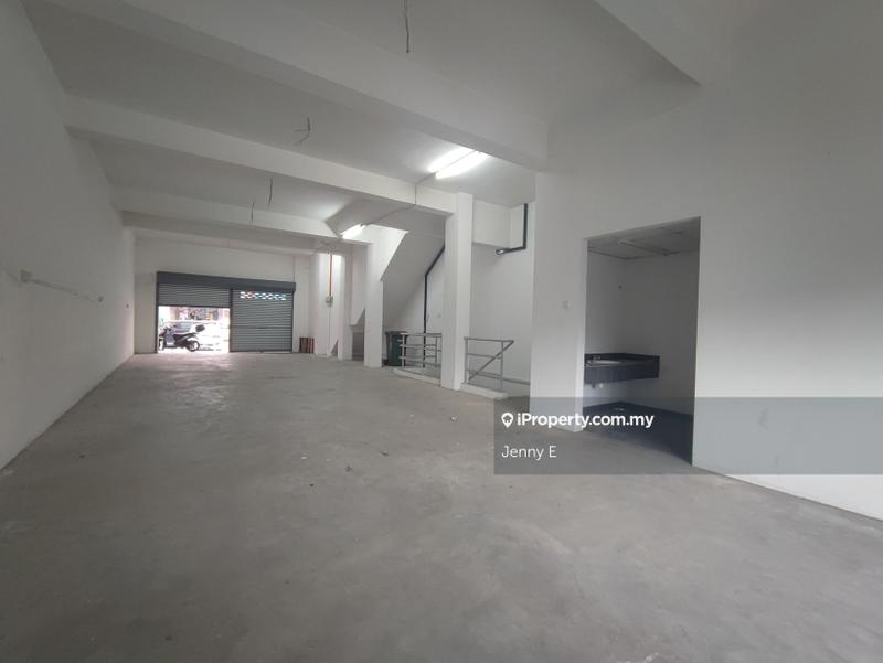 Shop for Sale in Taman Bukit Serdang, Seri Kembangan, Seri Kembangan by Jenny E - iProperty.com.my