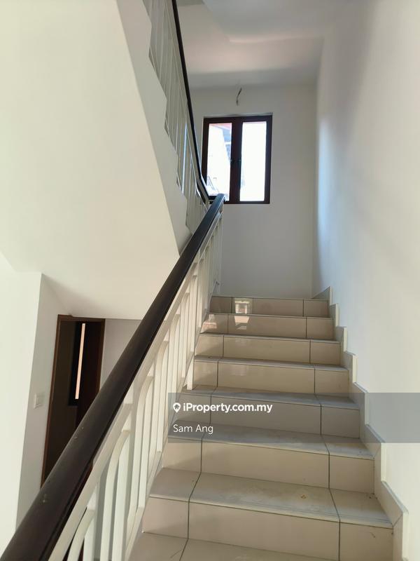 Rumah Berangkai 3 Tingkat untuk Dijual di DiamondCityEndLot,Semenyih Country Garden,Selangor, Semenyih oleh Sam Ang - iProperty.com.my