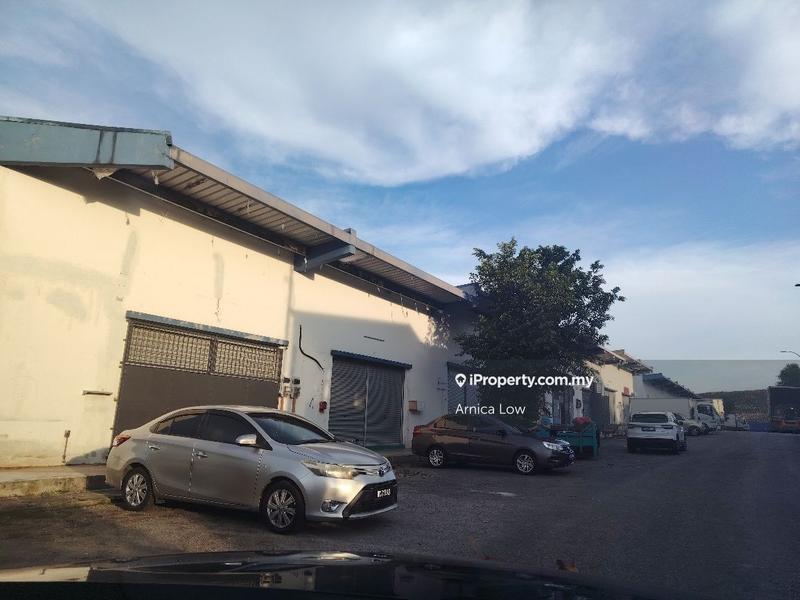 Kilang Teres untuk Dijual di Taman Putra Permai, Seri Kembangan oleh Arnica Low - iProperty.com.my