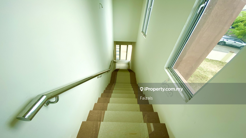 Banglo untuk Dijual di Warisan Puteri, Sikamat, Sikamat oleh Faizals - iProperty.com.my