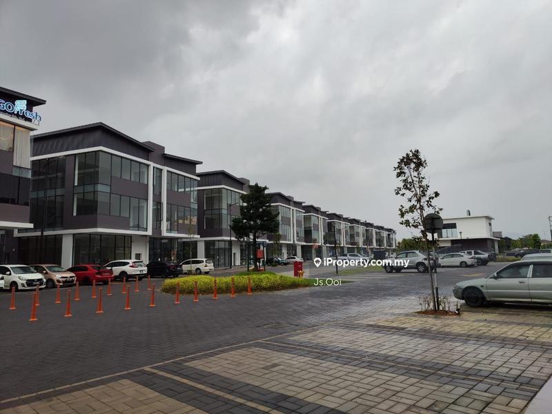 For Rent - Iconic Point