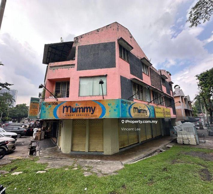 For Rent - Corner Lot 3sty Shop Lot for Rent at Taman Sri Rampai