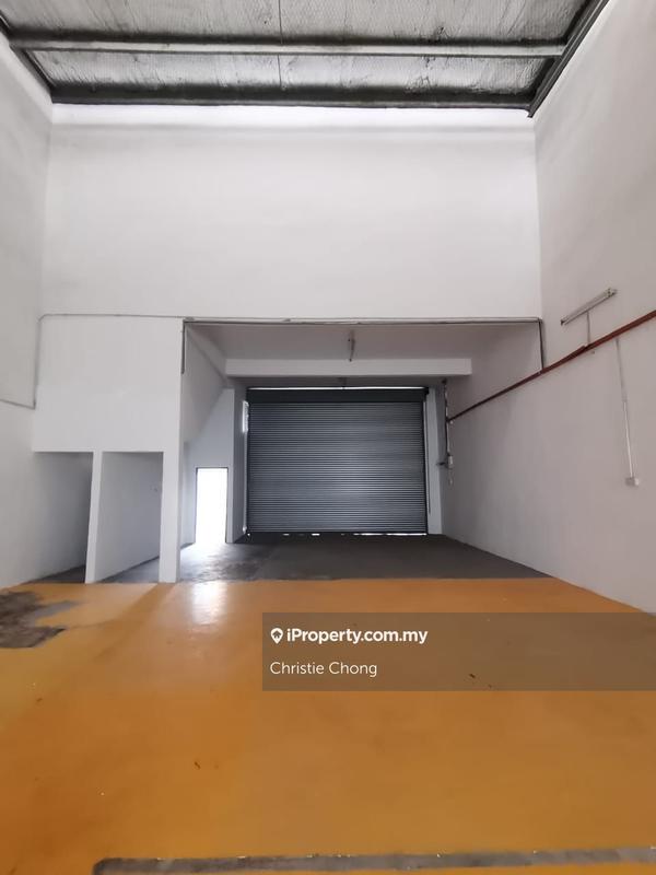 For Rent - 1 1/2 Storey Terrace Factory