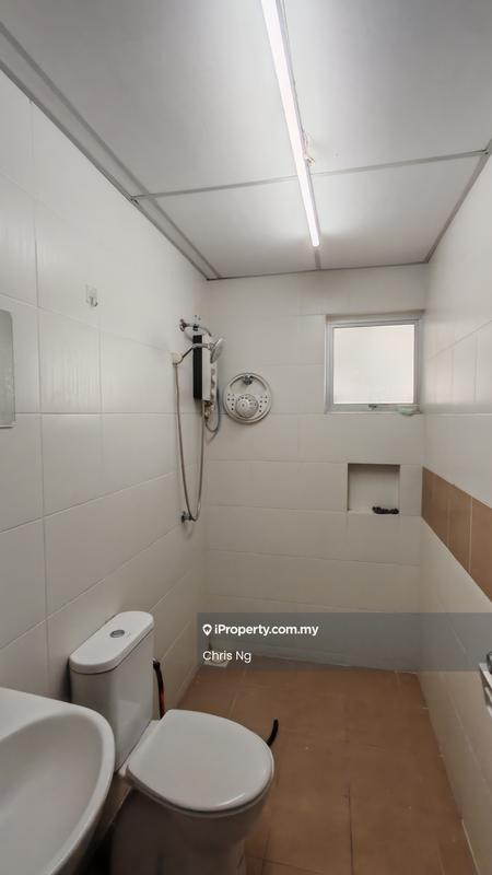 Pangsapuri untuk Disewa di Akasia Apartment oleh Chris Ng - Bathroom - iProperty.com.my
