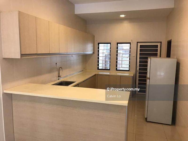 Rumah Teres 2.5-Tingkat untuk Dijual di Kinrara Residence, Puchong oleh Calvin Lo - iProperty.com.my