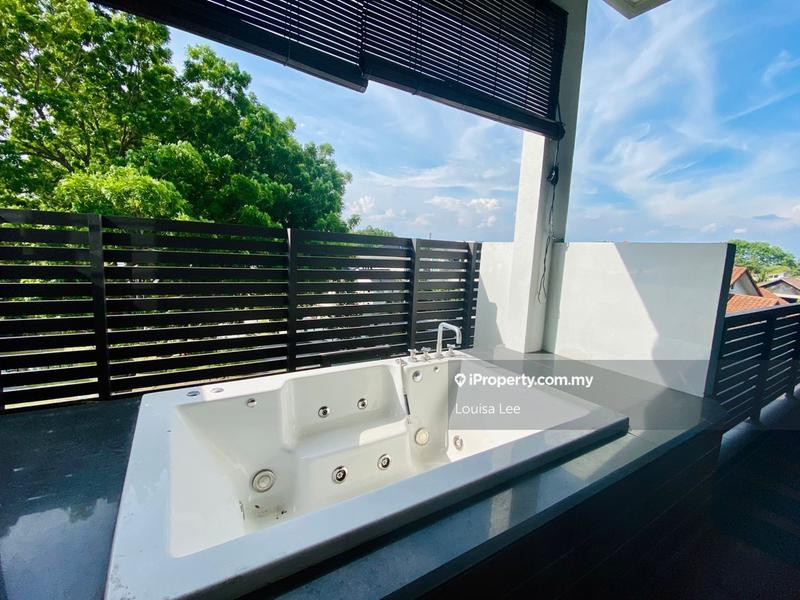 Bungalow House for Sale in Kota Kemuning, Shah Alam by Louisa Lee - iProperty.com.my