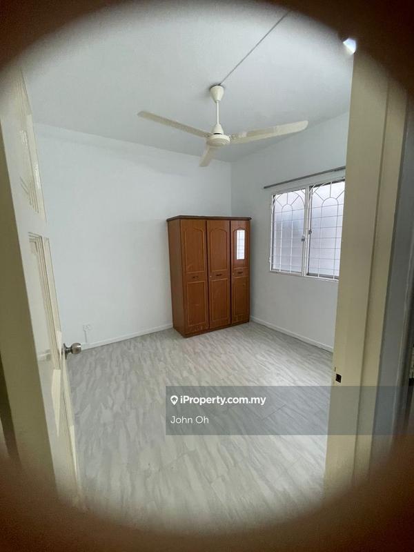 For Sale - The Edge Residence