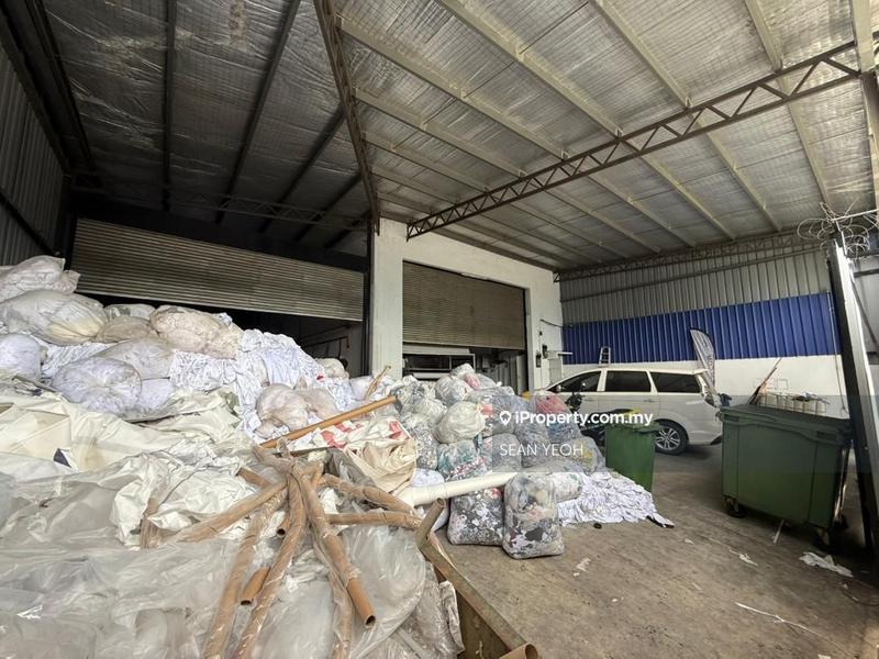 For Sale - 1.5 Storey Semi D Factory