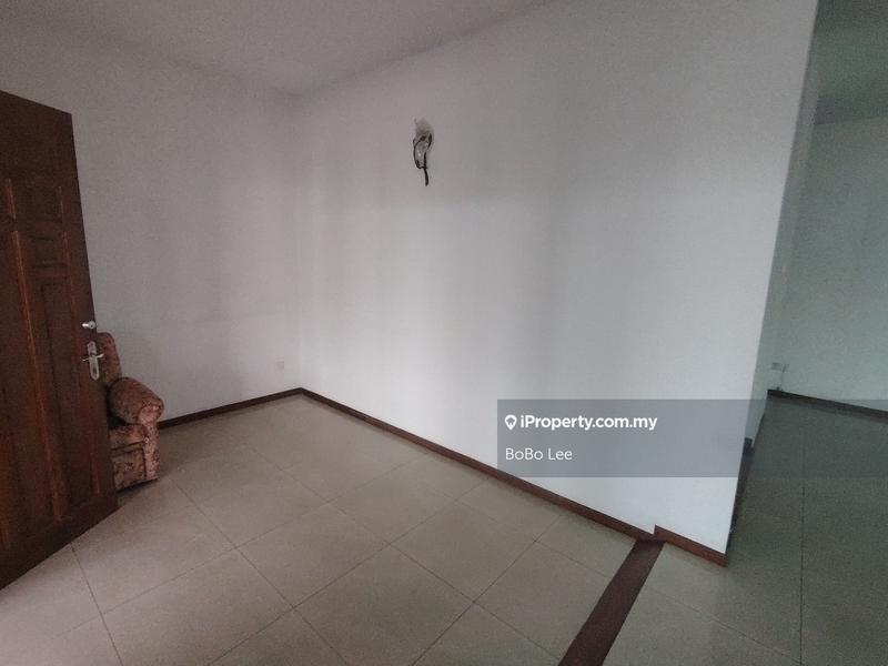 Rumah Berkembar untuk Dijual di Taman Overseas Union (Taman Oug), Jalan Klang Lama (Old Klang Road) oleh BoBo Lee - iProperty.com.my